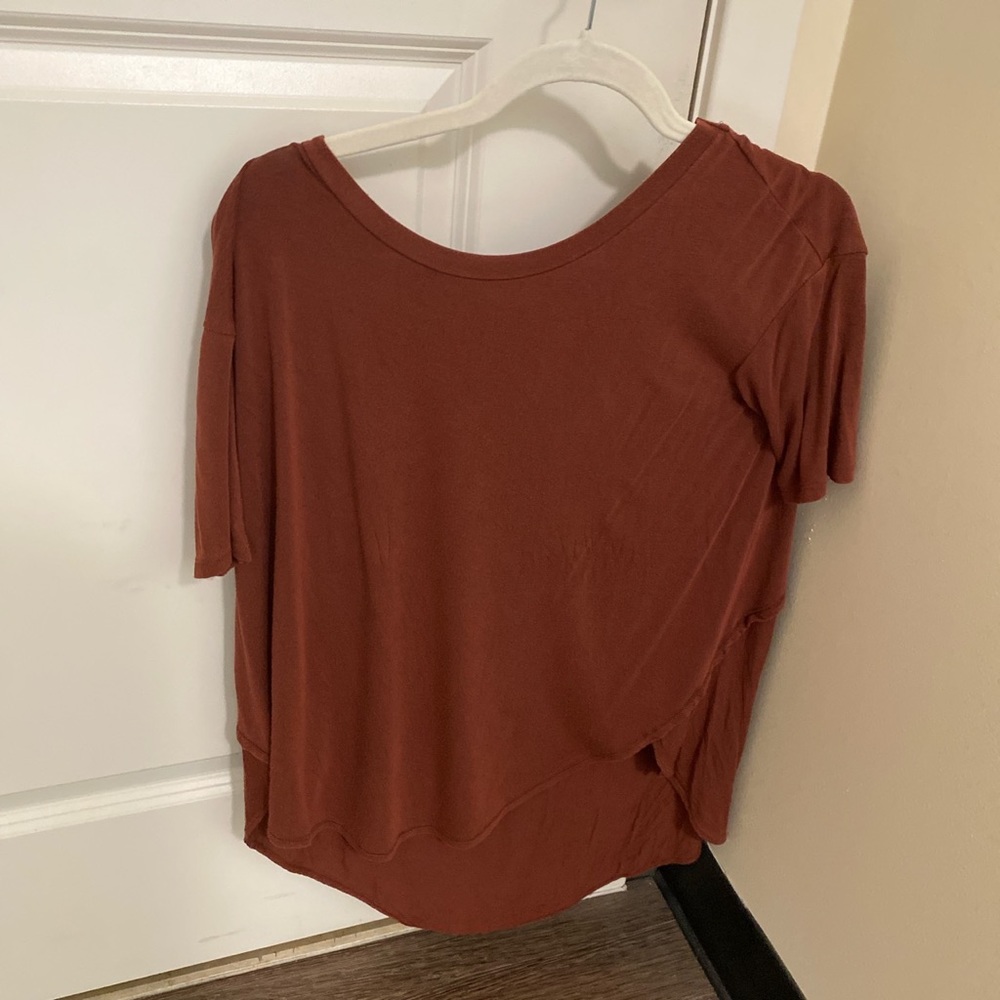Soft and Sexy American Eagle Brown High-low Top.